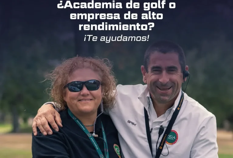 Equipo de Codex Golf con profesionales PGA explicando cómo lograr una academia de golf rentable
