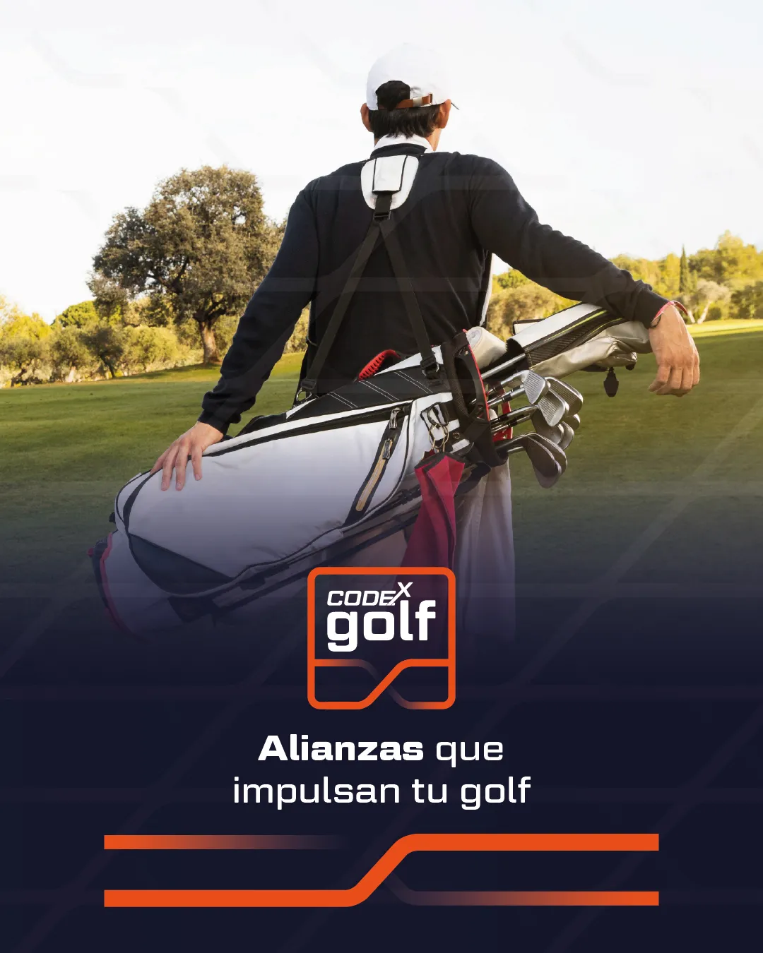 Golfista con su bolsa en el campo y el lema de Codex Golf sobre alianzas y patrocinio en golf